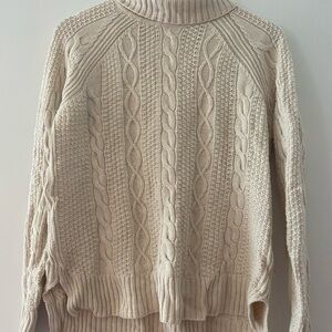 Cream cable knit sweater size small #winter #fall #autumn #neutral